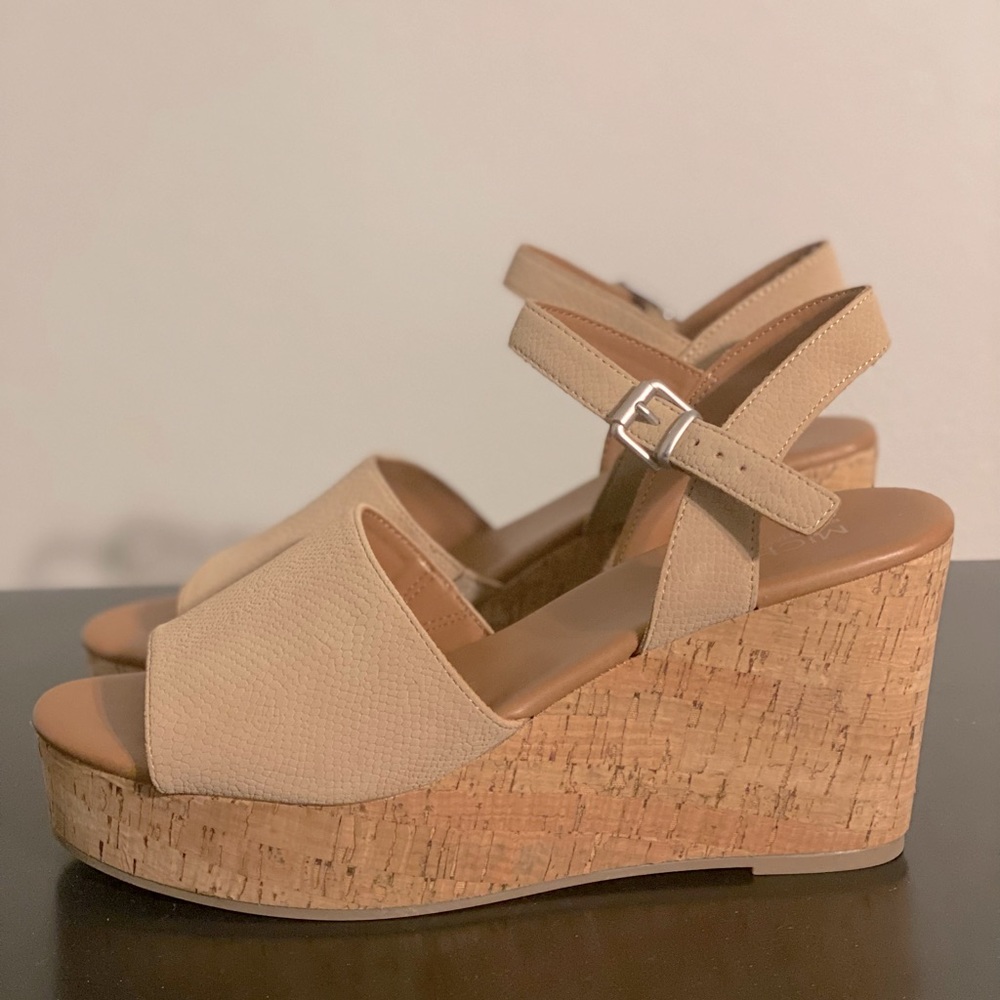 MICHAEL SHANNON MEL WEDGE SANDAL